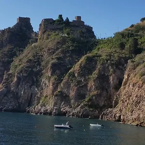 Caccia Appartamento Santa Teresa Di Riva